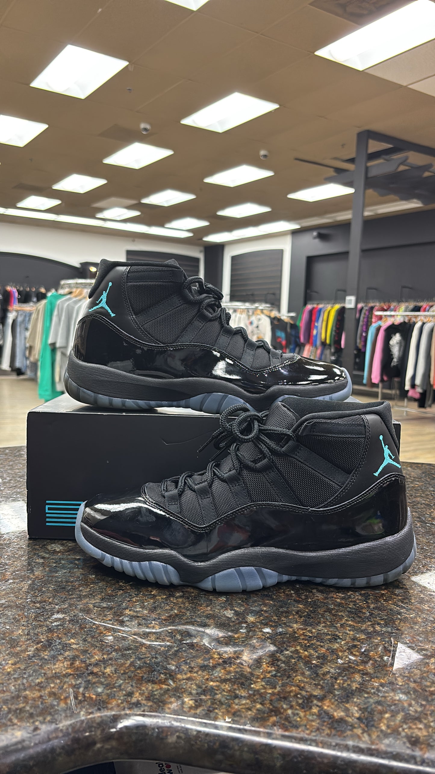 Jordan 11 Gamma Used Lightly