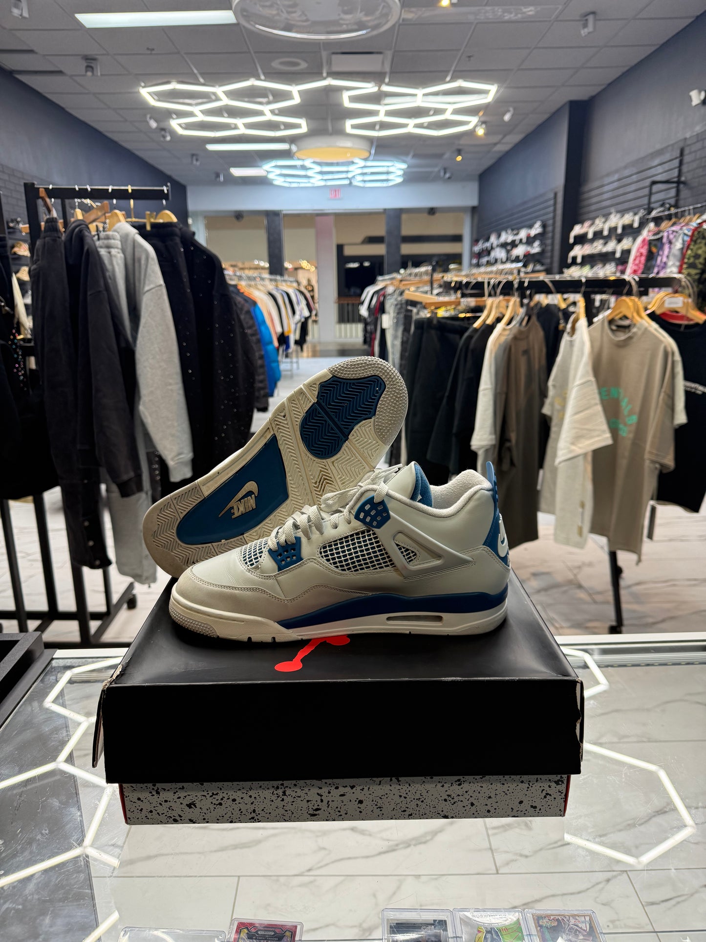 Jordan 4 ‘Military Blue’ USED W BOX