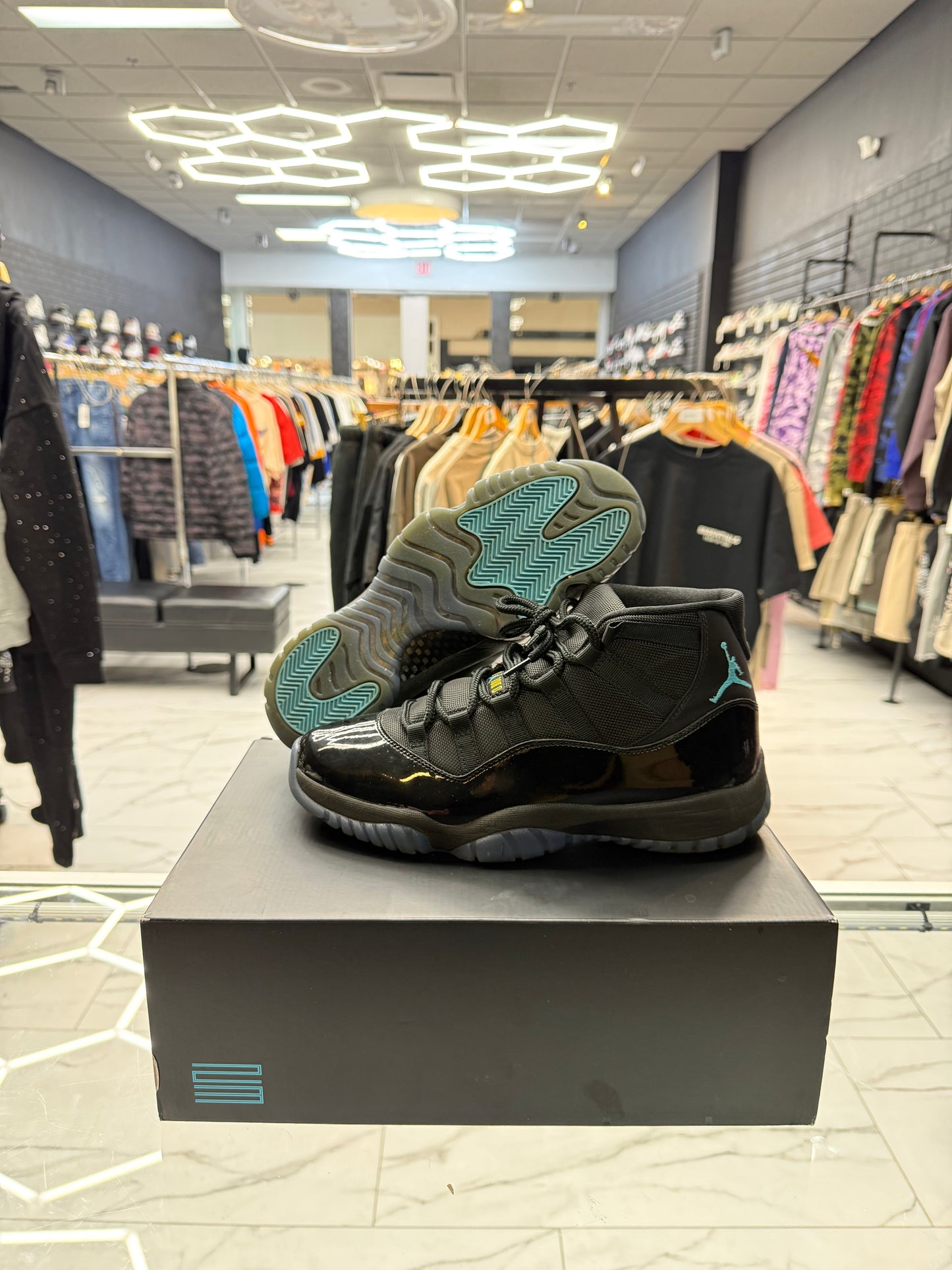Jordan 11 ‘Gamma’ USED W BOX