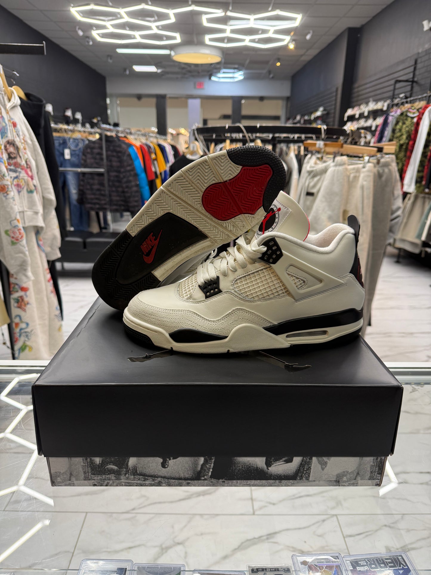 Jordan 4 ‘Flight Club’ USED W BOX