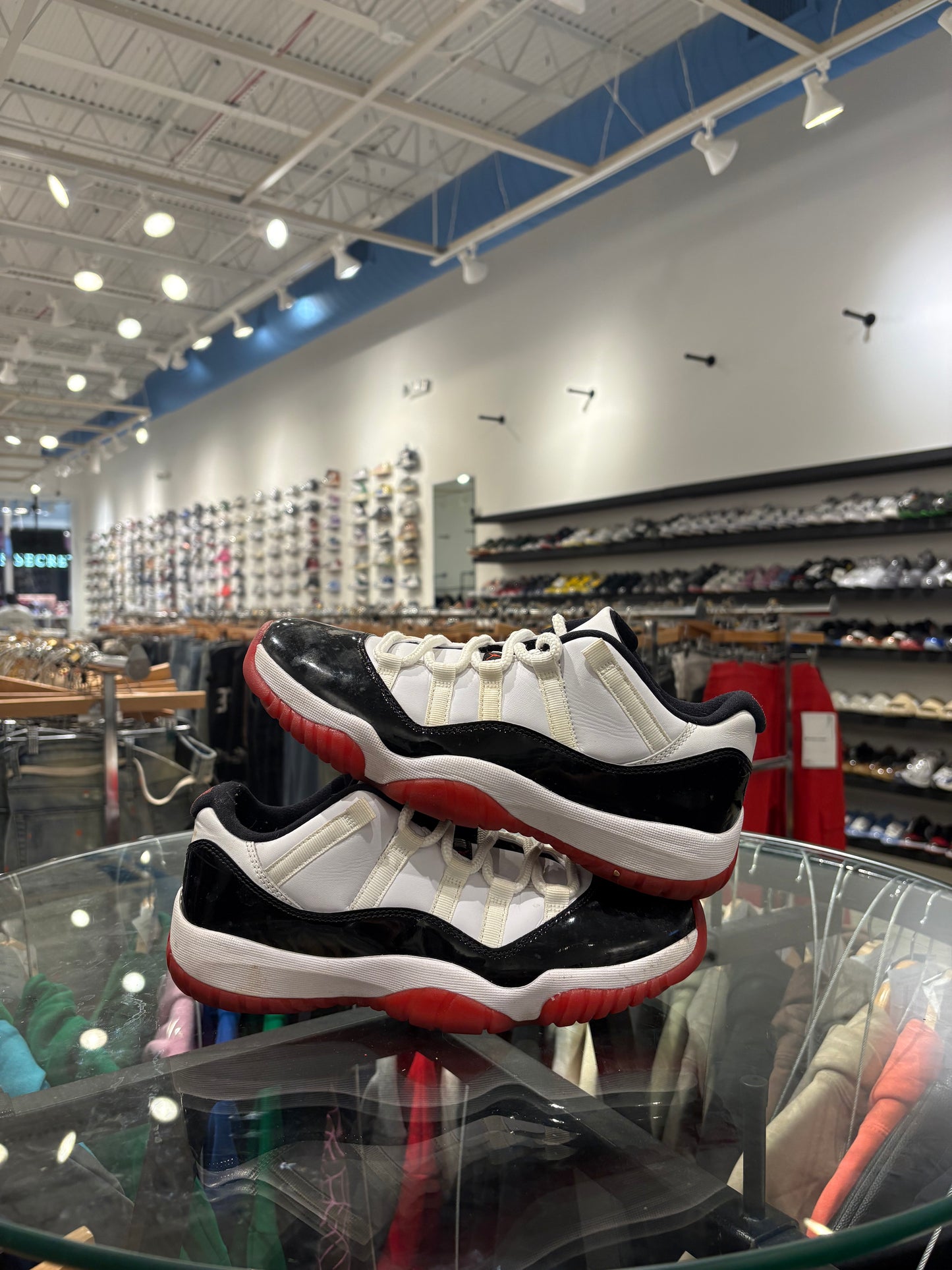 Jordan 11 Retro Low “Concord Bred” Used With No box