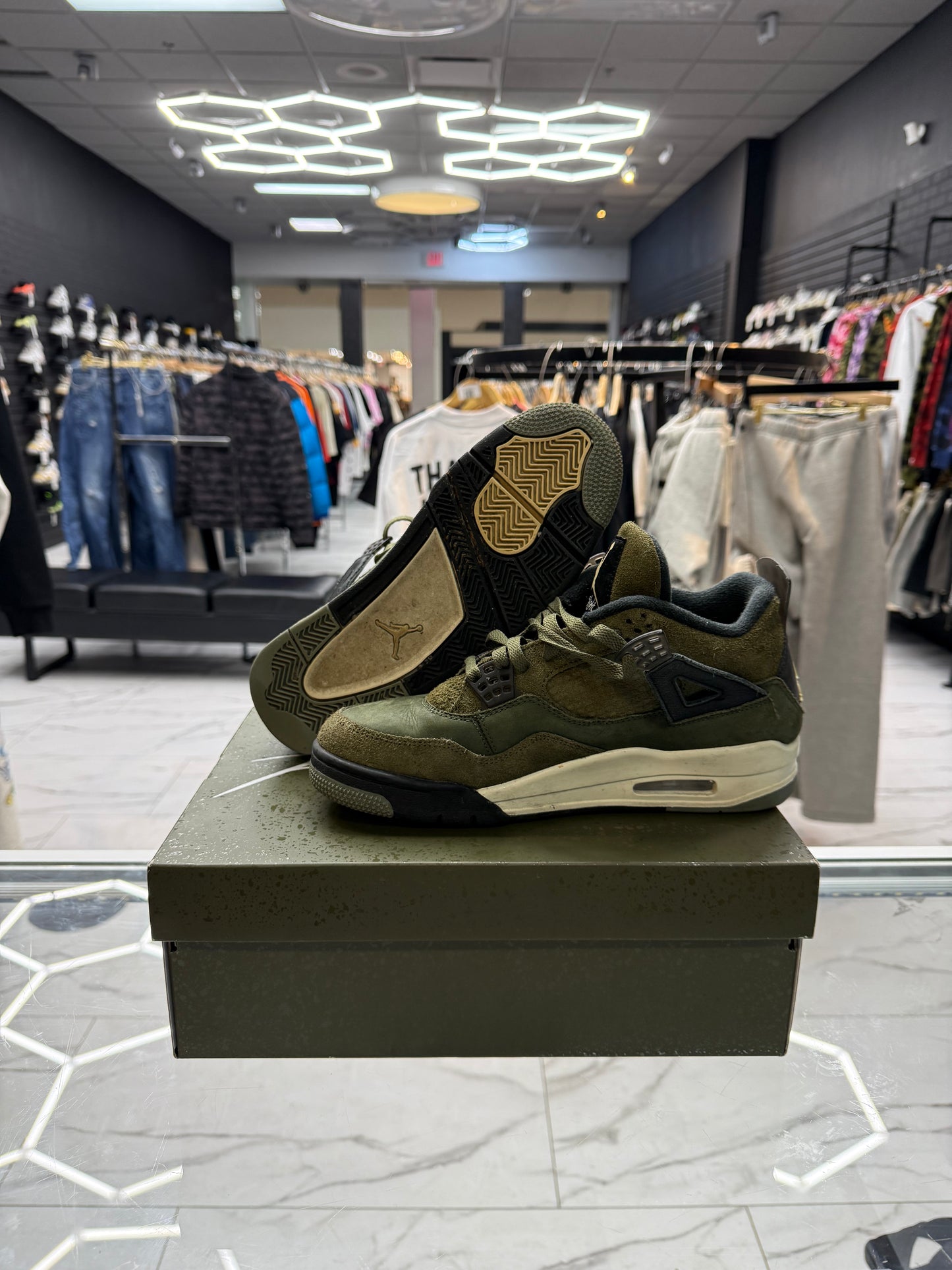 Jordan 4 ‘Olive’ USED W BOX