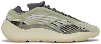 Yeezy 700 ‘Faded Salt’ USED W BOX