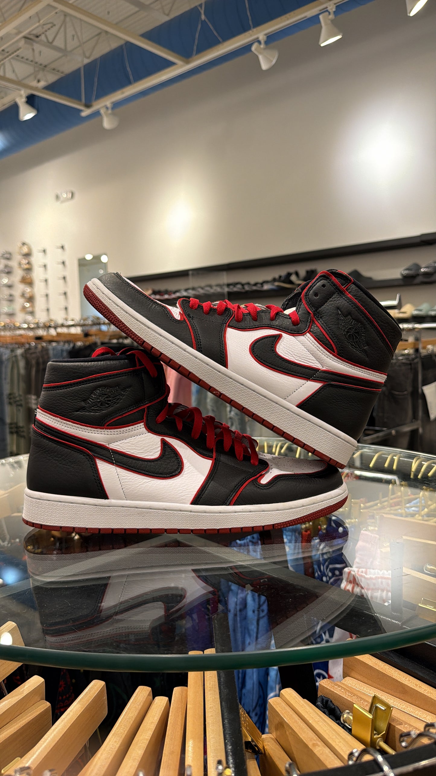 Jordan 1 Bloodline used no box