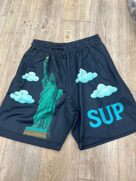 Sup black Clouds New York shorts