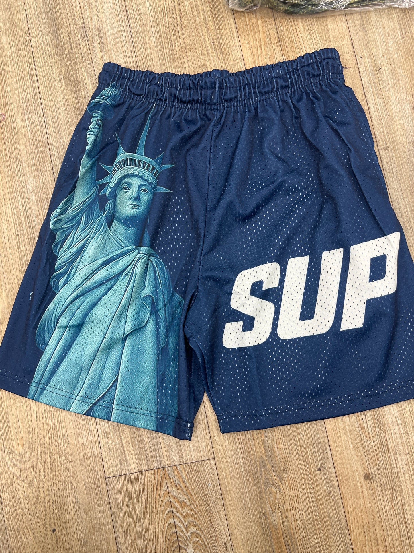 Sup Statue Blue Short