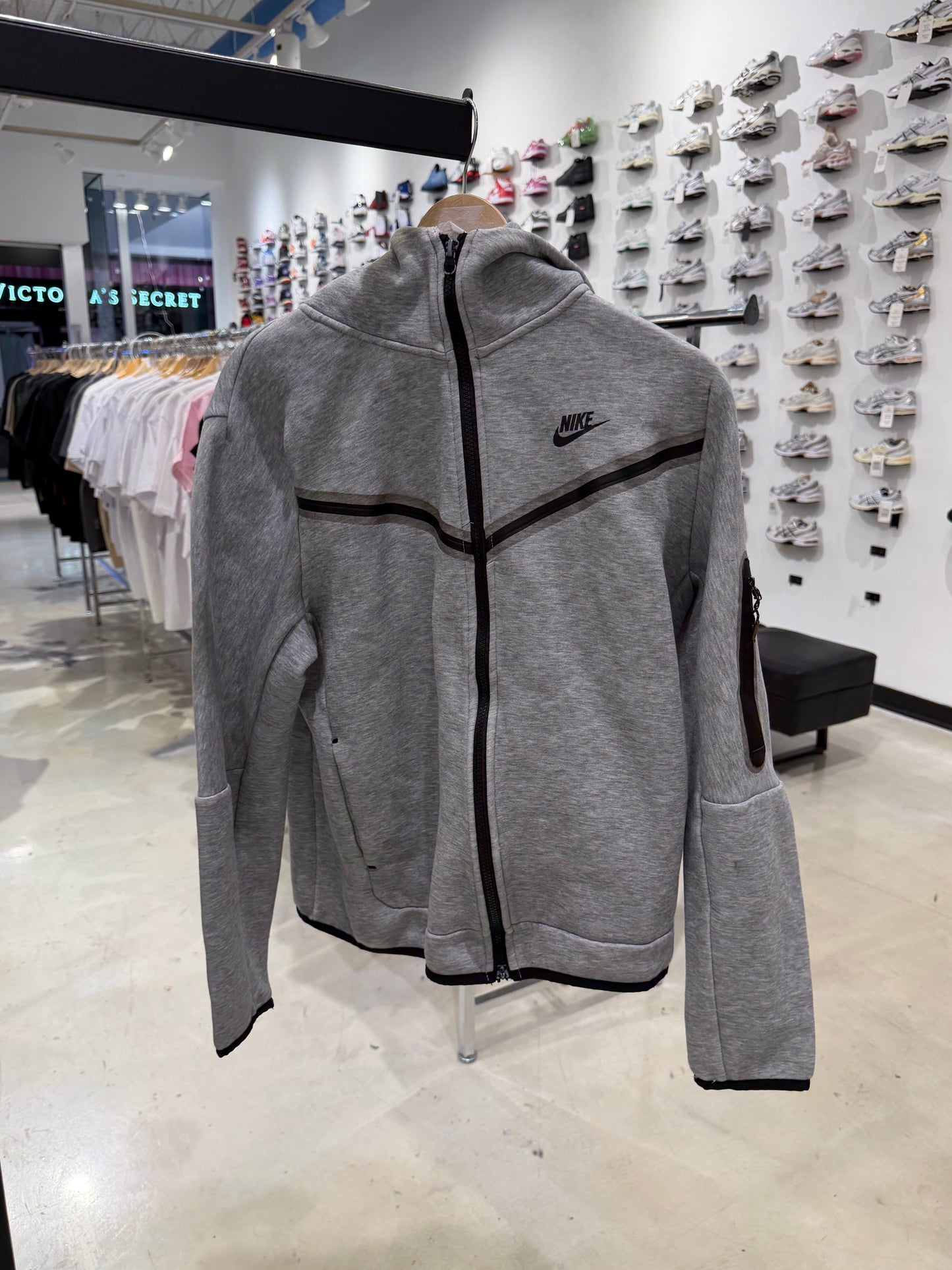 Nike Tech Grey Pre-Owned hoodie